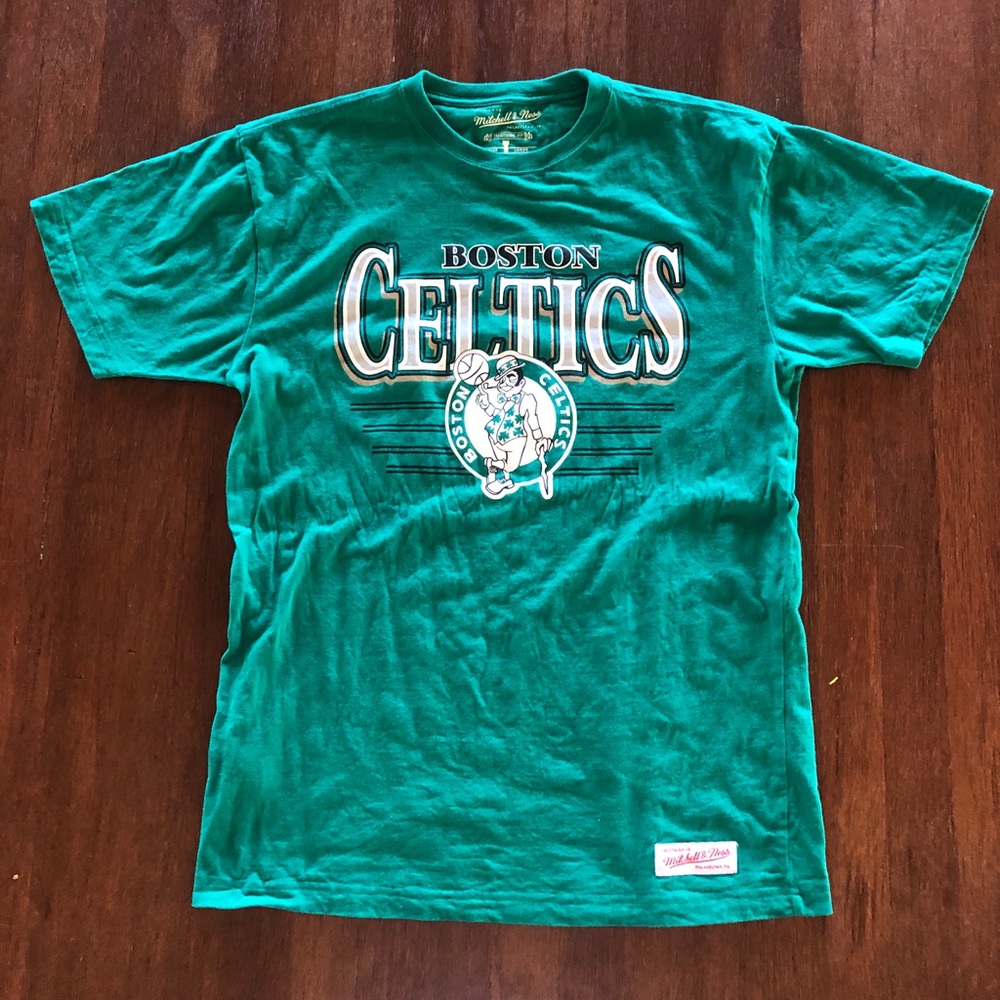 mens Mitchell and ness Boston Celtics T-shirt